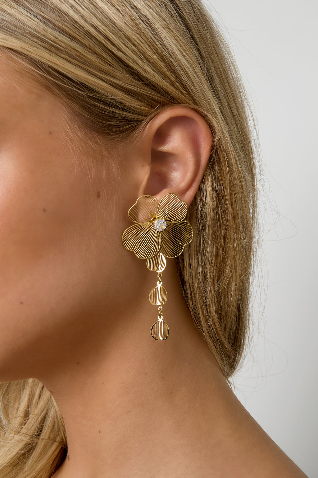 Boucles d'oreilles pendantes en acier inoxydable, style fleur, décontractées, simples, pour femmes