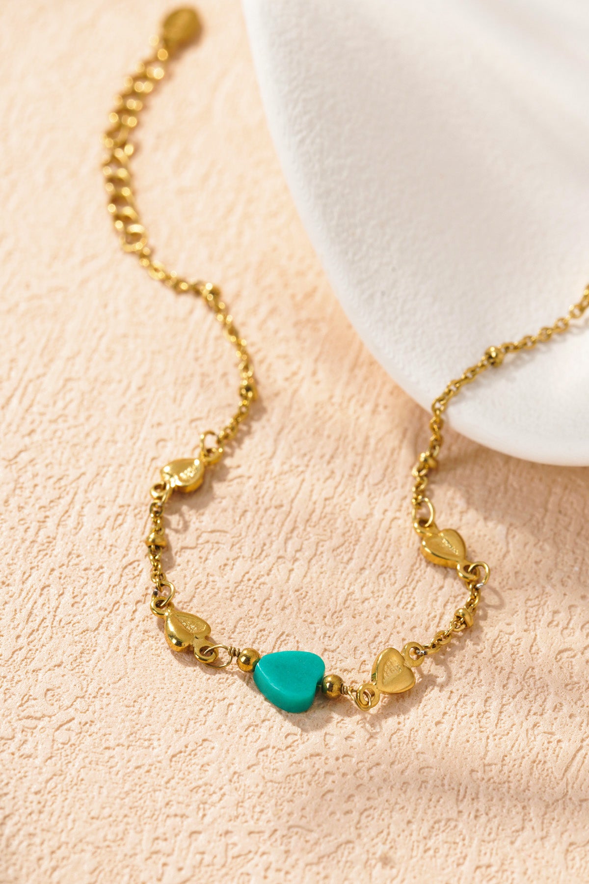 embrasse le bracelet d'amour
