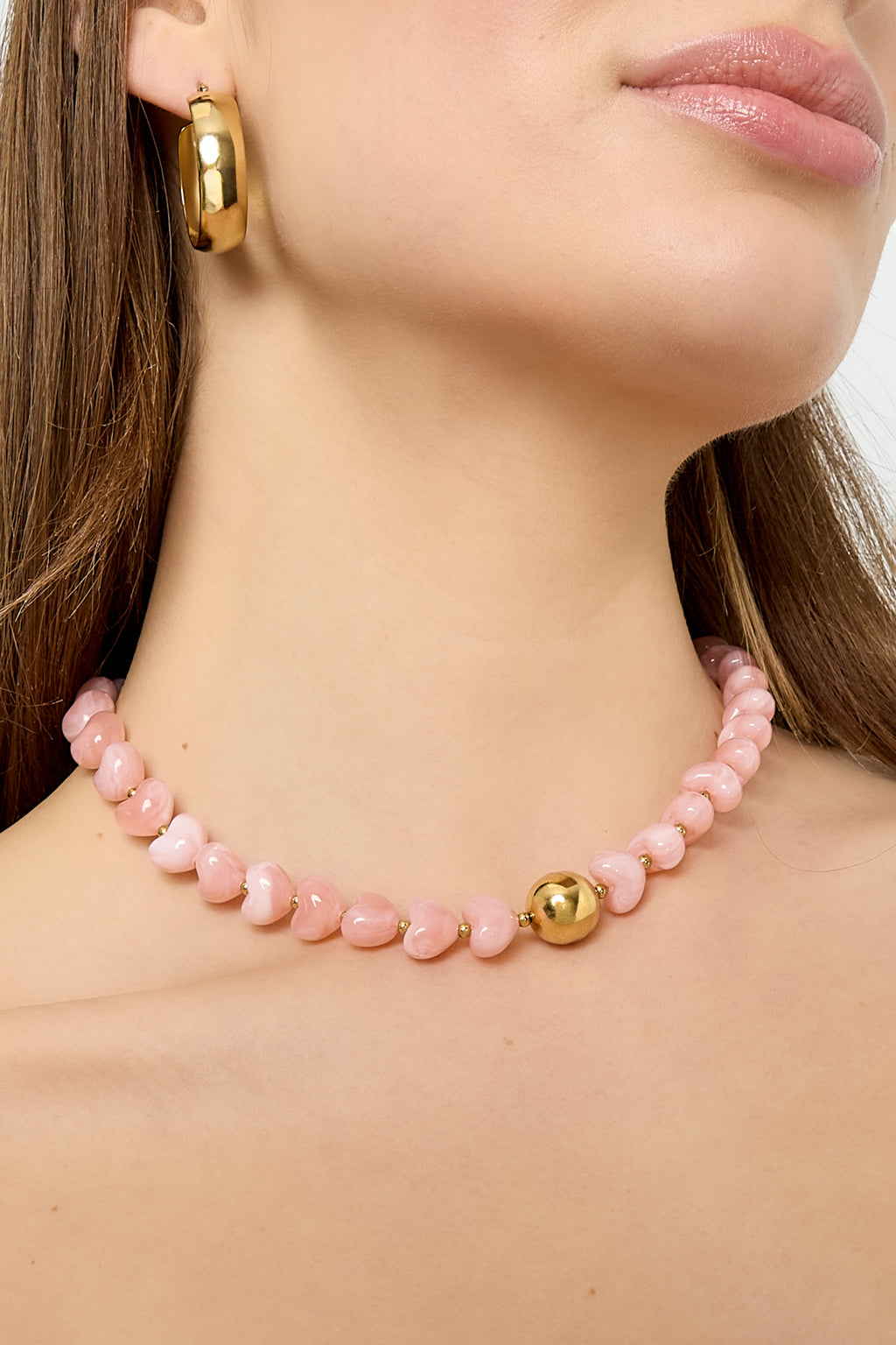 Collier statement orné de perles en forme de cœur