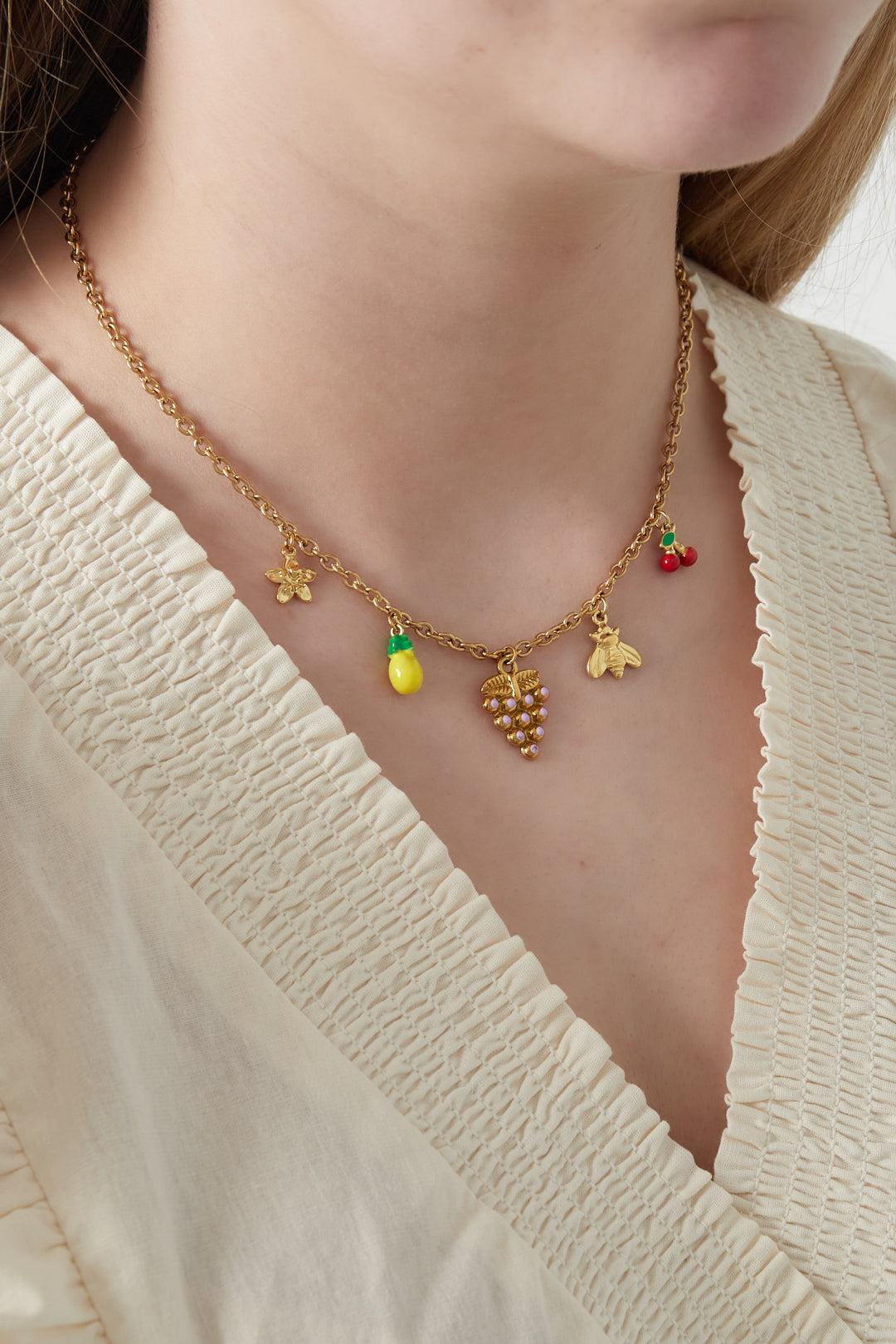 Collier à breloques fruitées