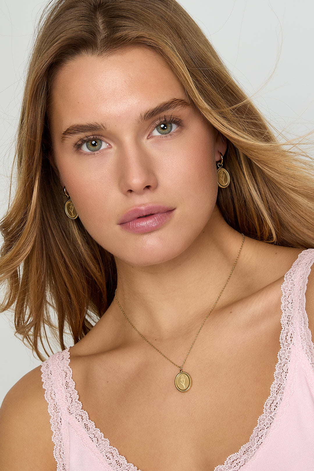 Collier en acier inoxydable avec fleur de tulipe