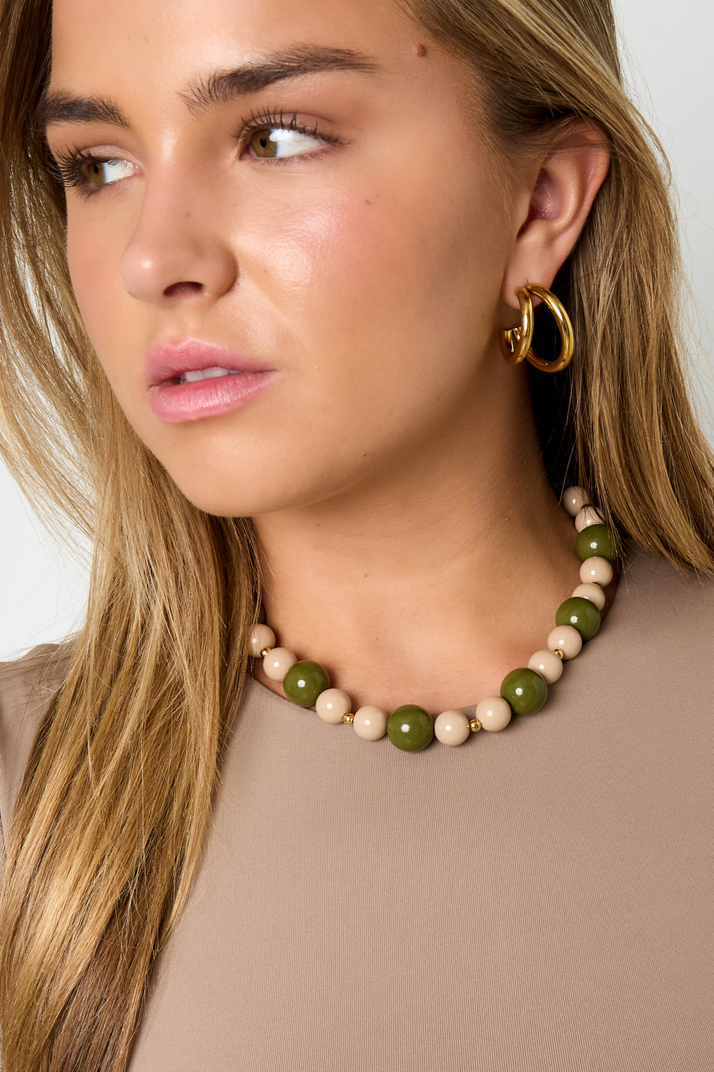 Collier de perles de différentes tailles - 56651