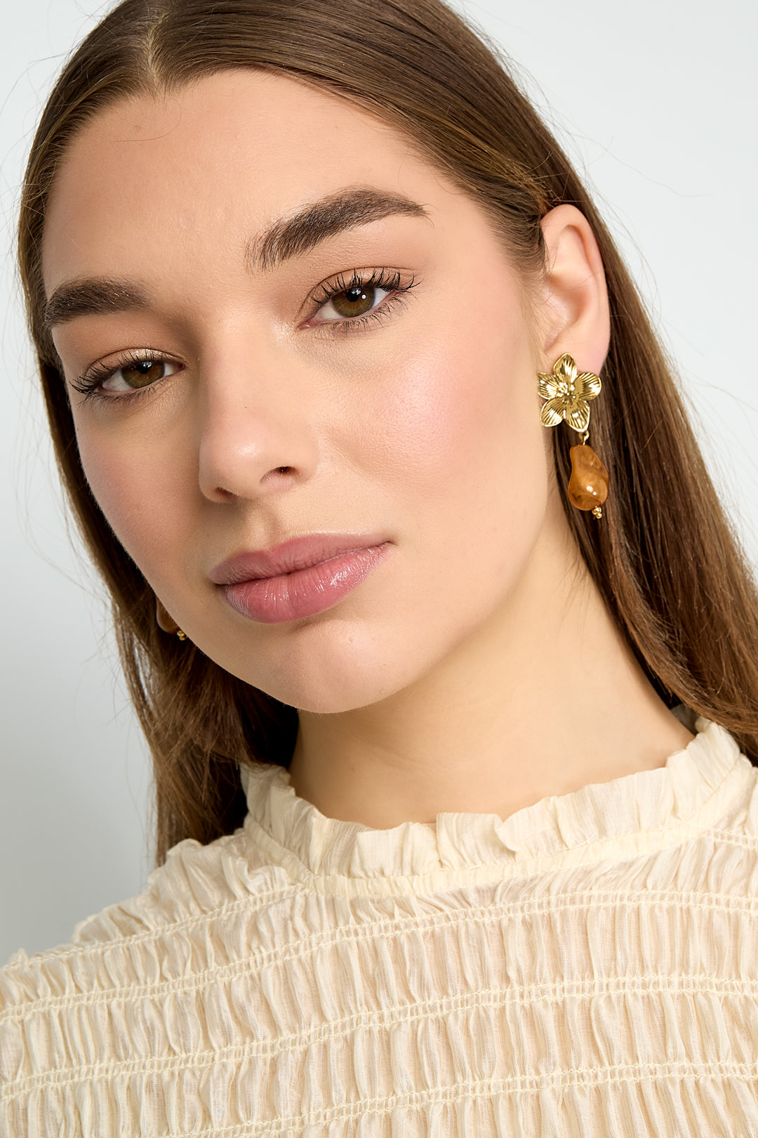 Boucles d'oreilles fleuries avec perles organiques