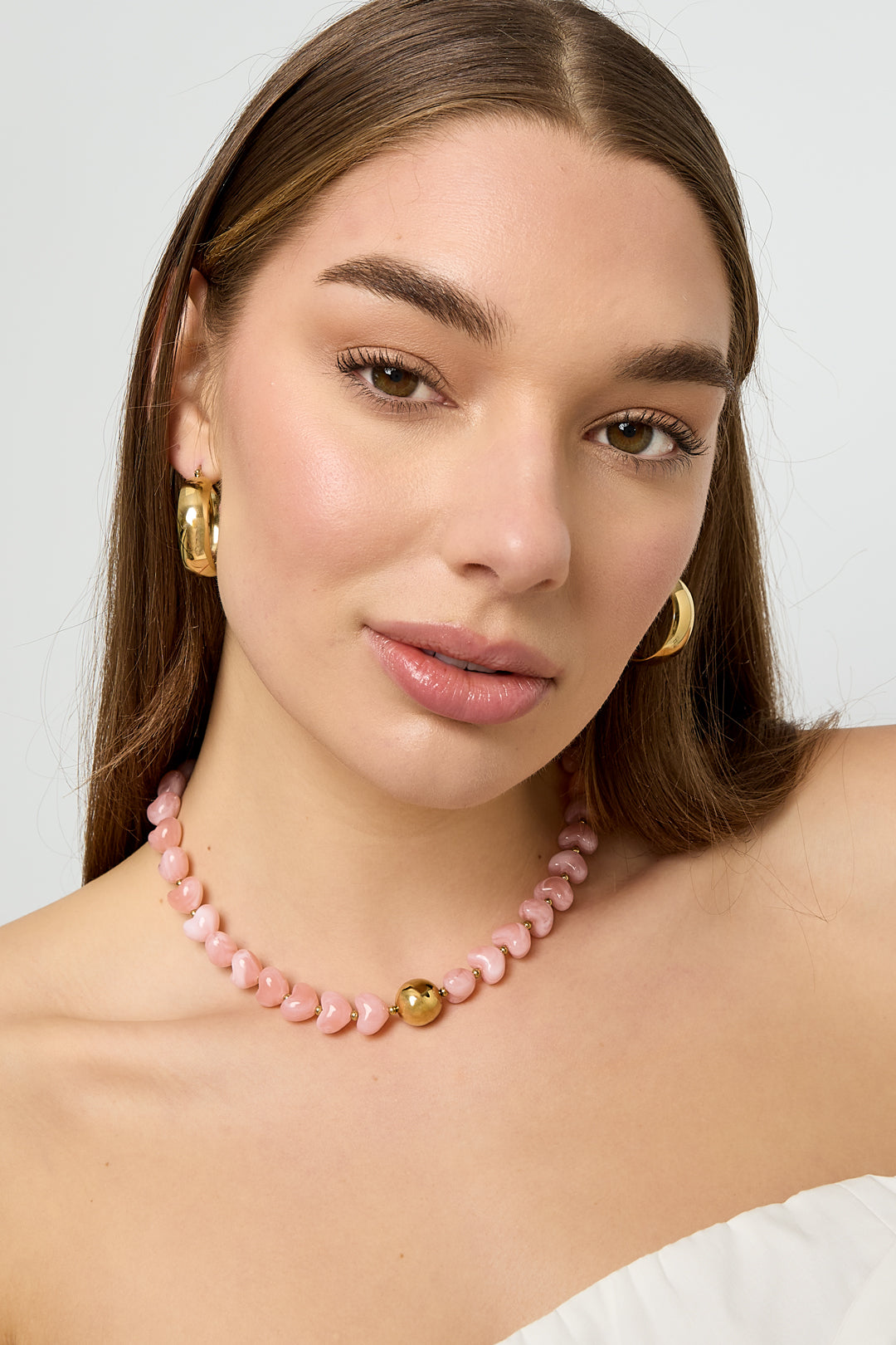 Collier statement orné de perles en forme de cœur