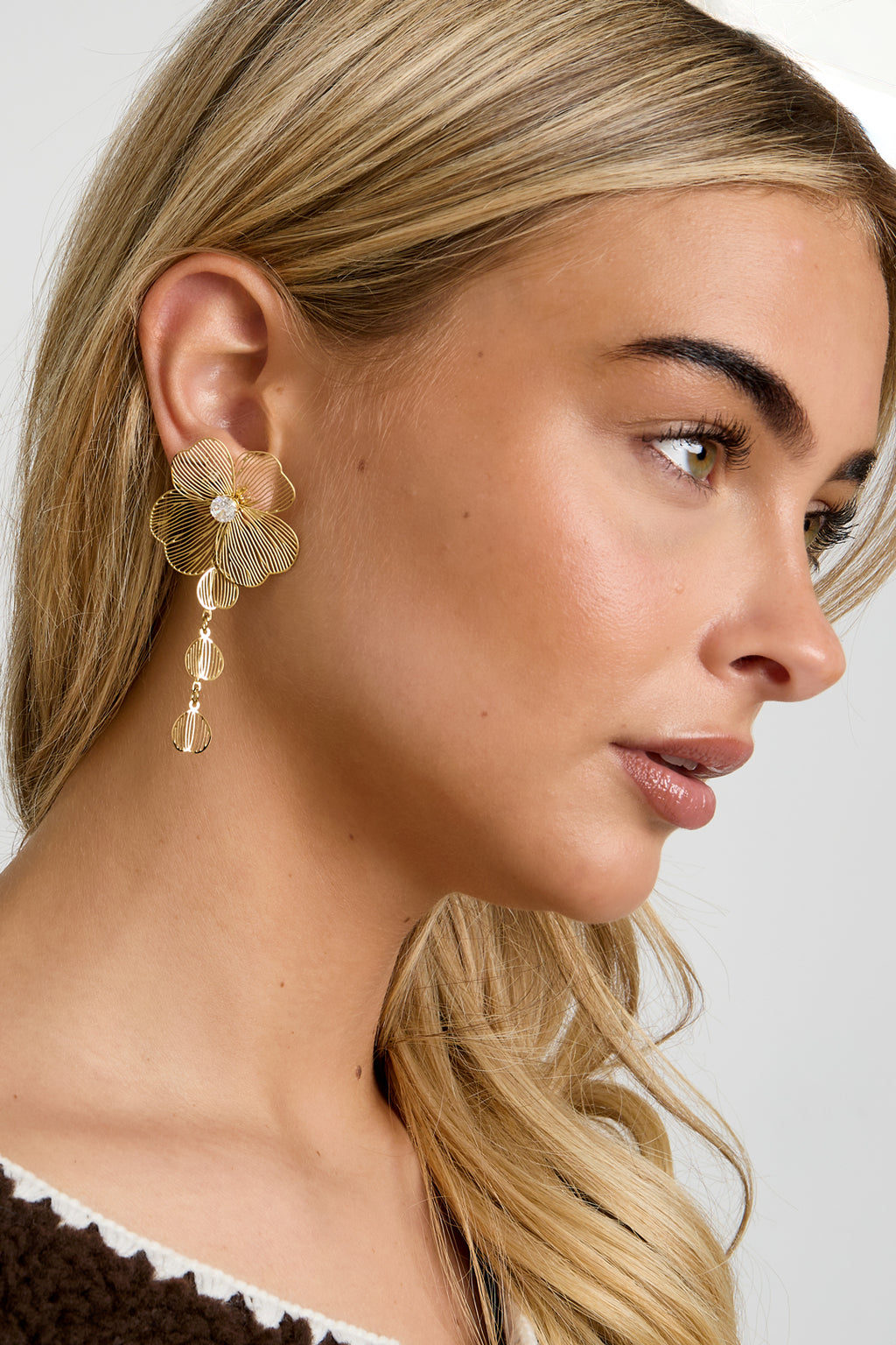 Boucles d'oreilles pendantes en acier inoxydable, style fleur, décontractées, simples, pour femmes